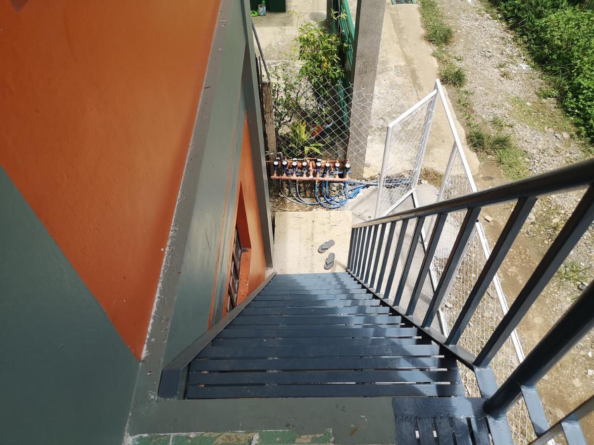 Estrelle Orange House - Backpackers Hub Appartement Puerto Princesa Buitenkant foto