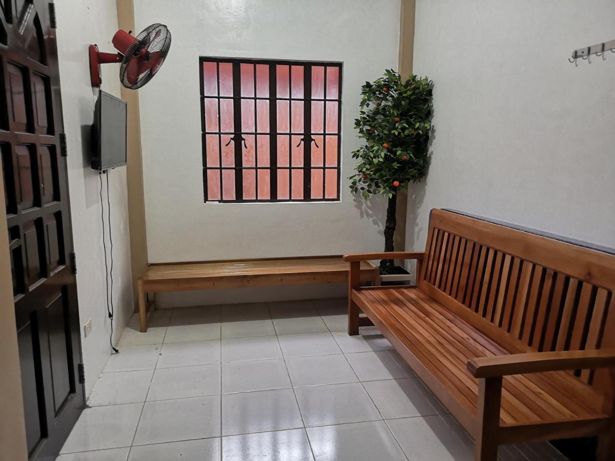 Estrelle Orange House - Backpackers Hub Appartement Puerto Princesa Buitenkant foto
