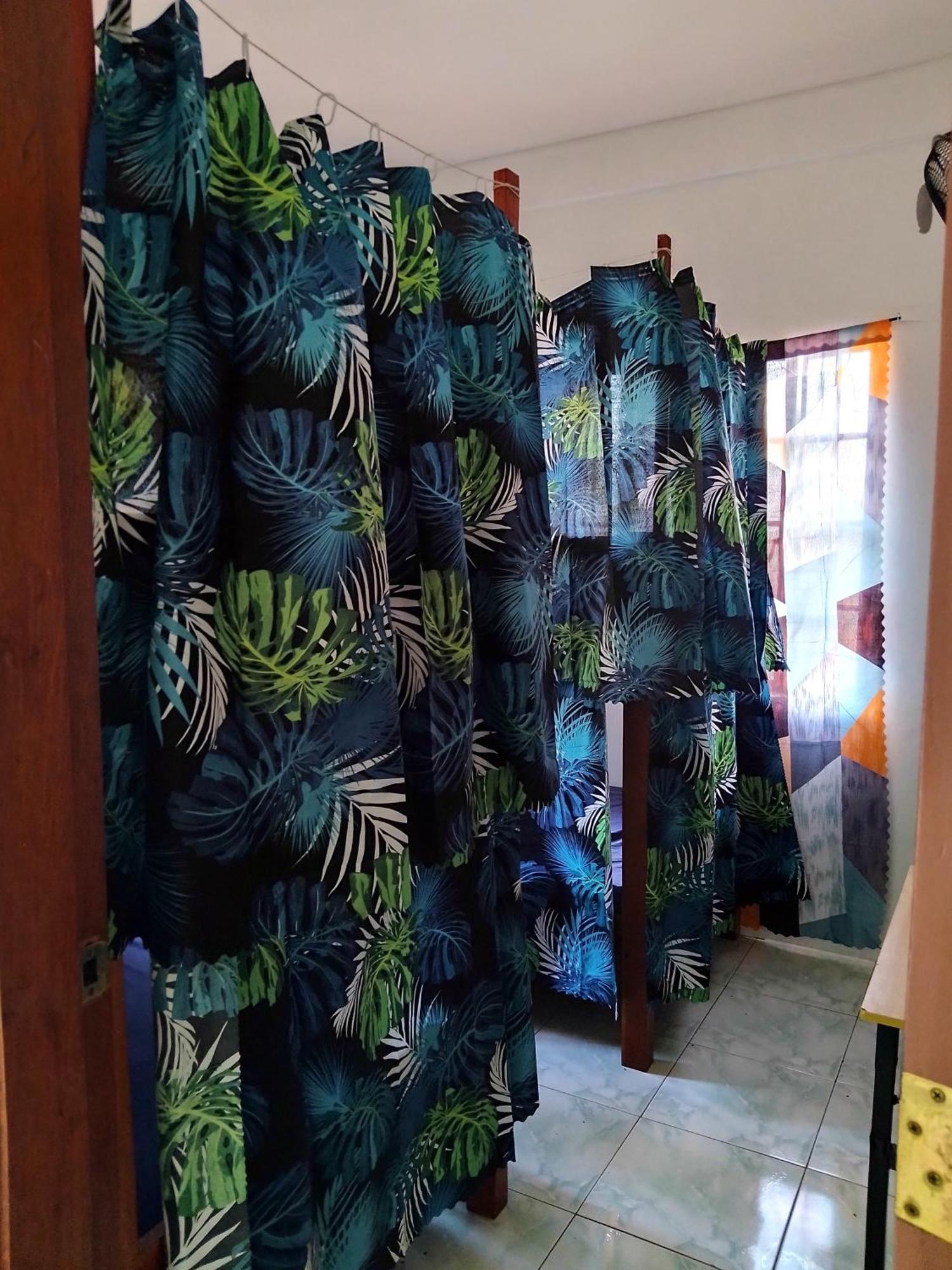 Estrelle Orange House - Backpackers Hub Appartement Puerto Princesa Buitenkant foto