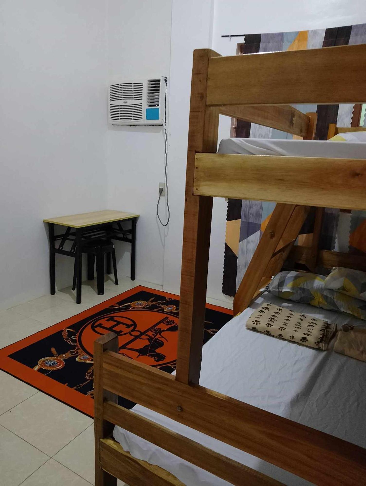 Estrelle Orange House - Backpackers Hub Appartement Puerto Princesa Buitenkant foto