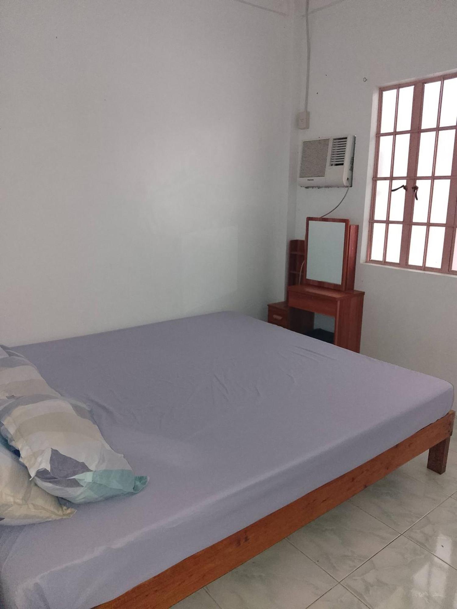Estrelle Orange House - Backpackers Hub Appartement Puerto Princesa Buitenkant foto
